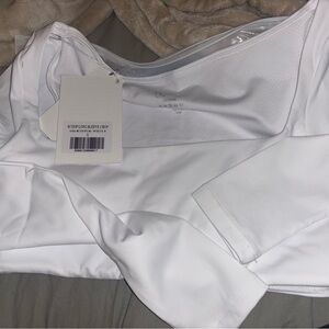 FREEDOM SCOOP LONG SLEEVE CROP (new with tags)